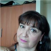 Docente de Educación General Básica, da clases de matemáticas a estudiantes de 1° a 8 ° Básico